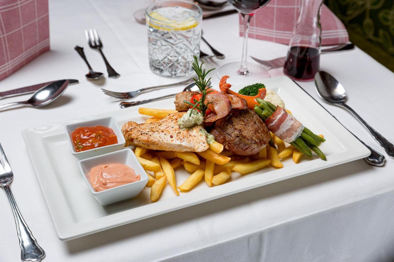 Restaurant Gaestehaus Wiesenheim Uderns Exteriér fotografie