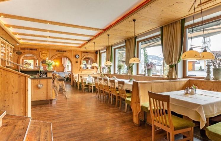 Restaurant Gaestehaus Wiesenheim Uderns Exteriér fotografie