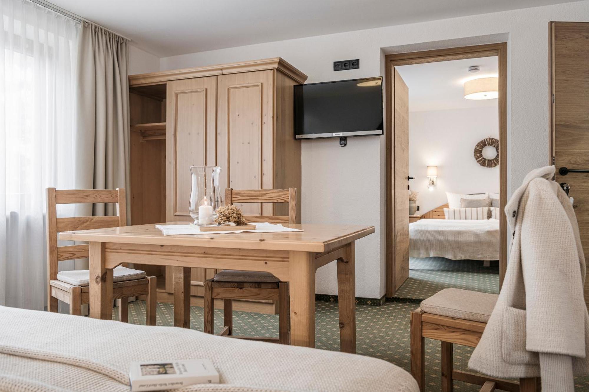Restaurant Gaestehaus Wiesenheim Uderns Exteriér fotografie